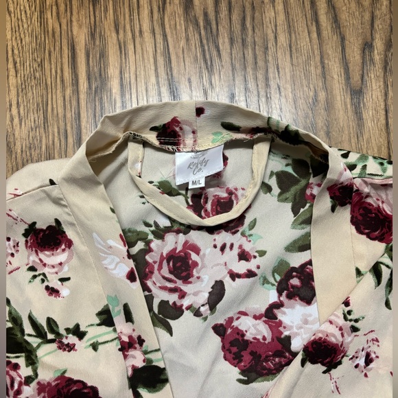 Robe - Picture 2 of 3